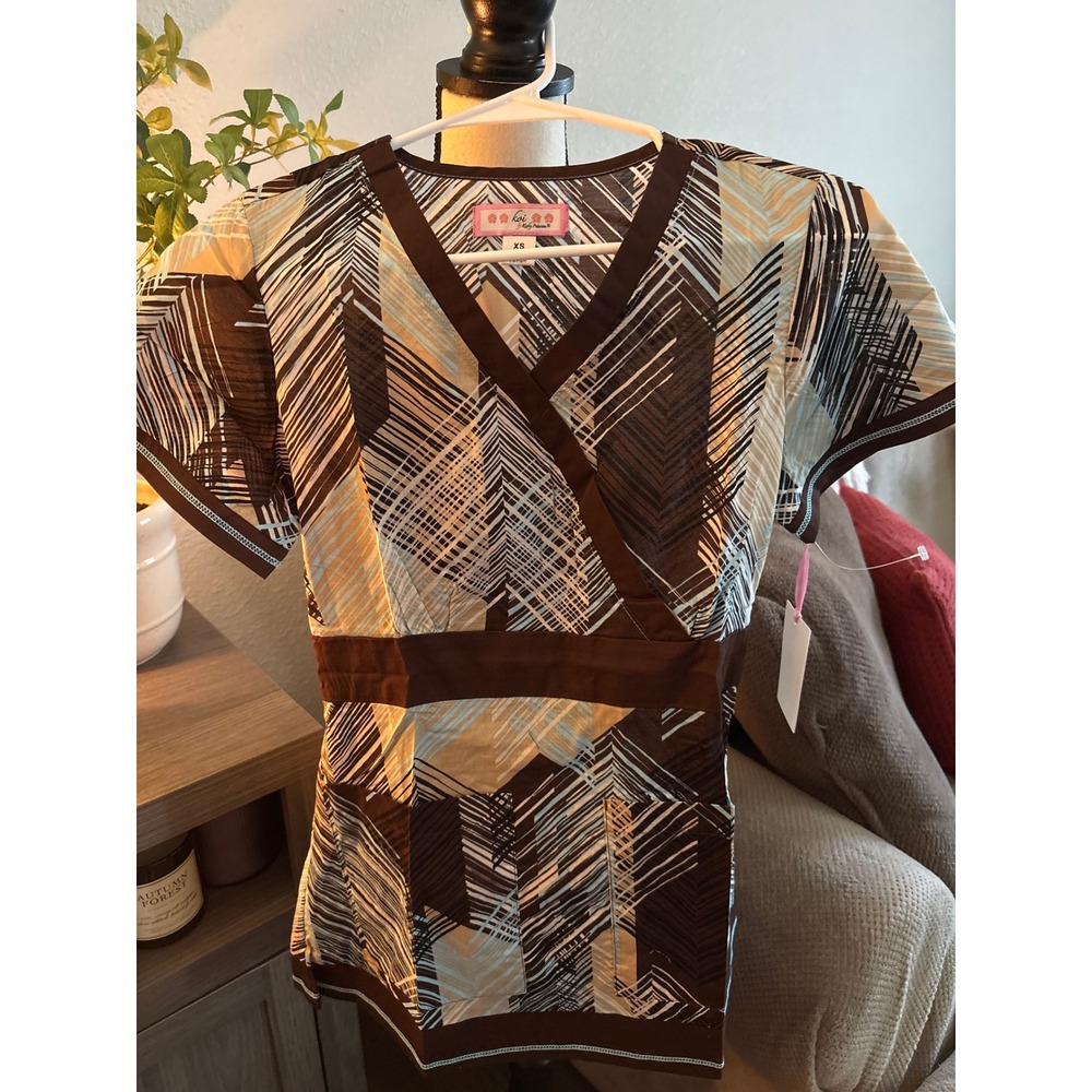 Koi NWT xs brown blue scrub top